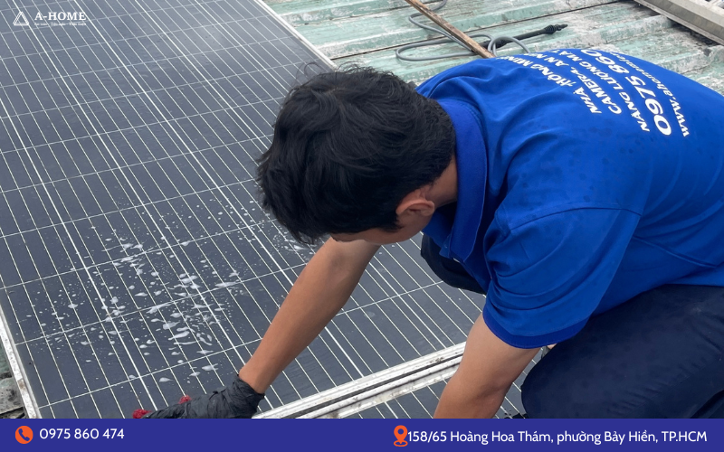Vệ sinh pin mặt trời 